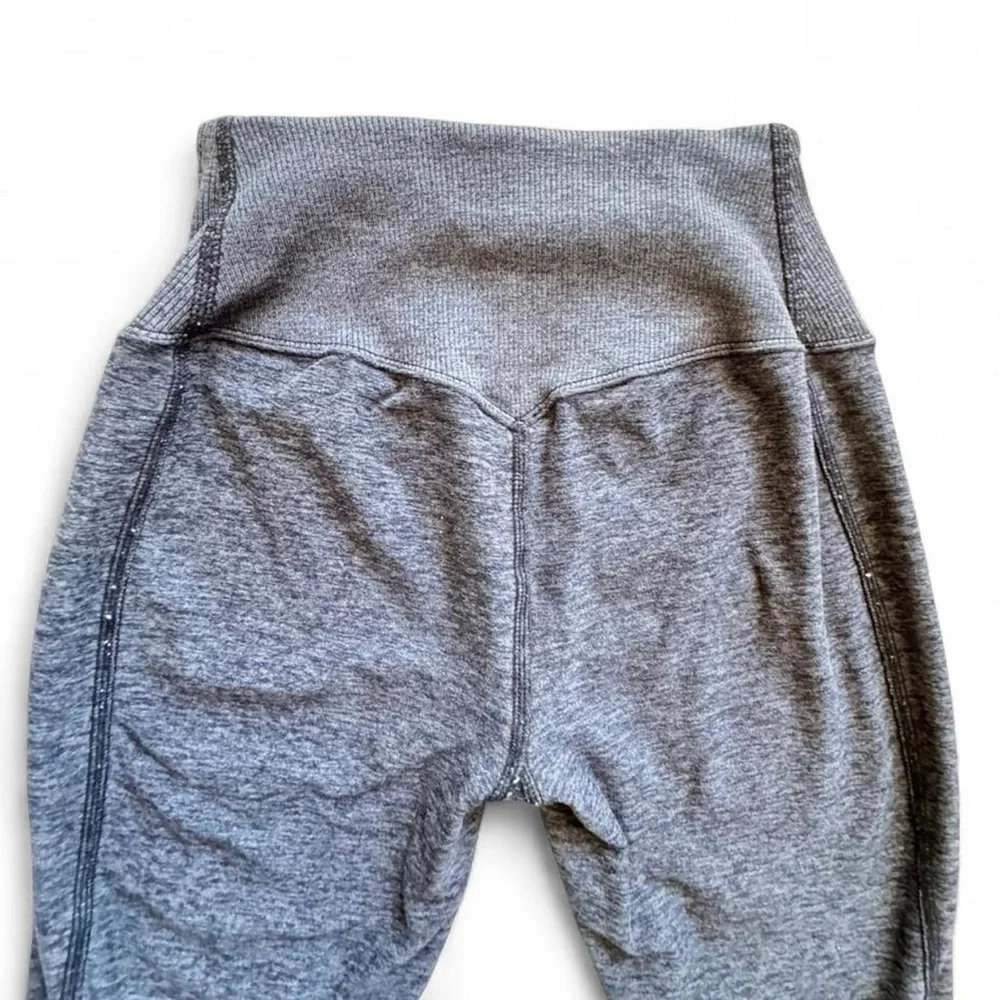 Alo High-Waist Alosoft Lounge Legging in Dark Heather‎ Grey Size XS